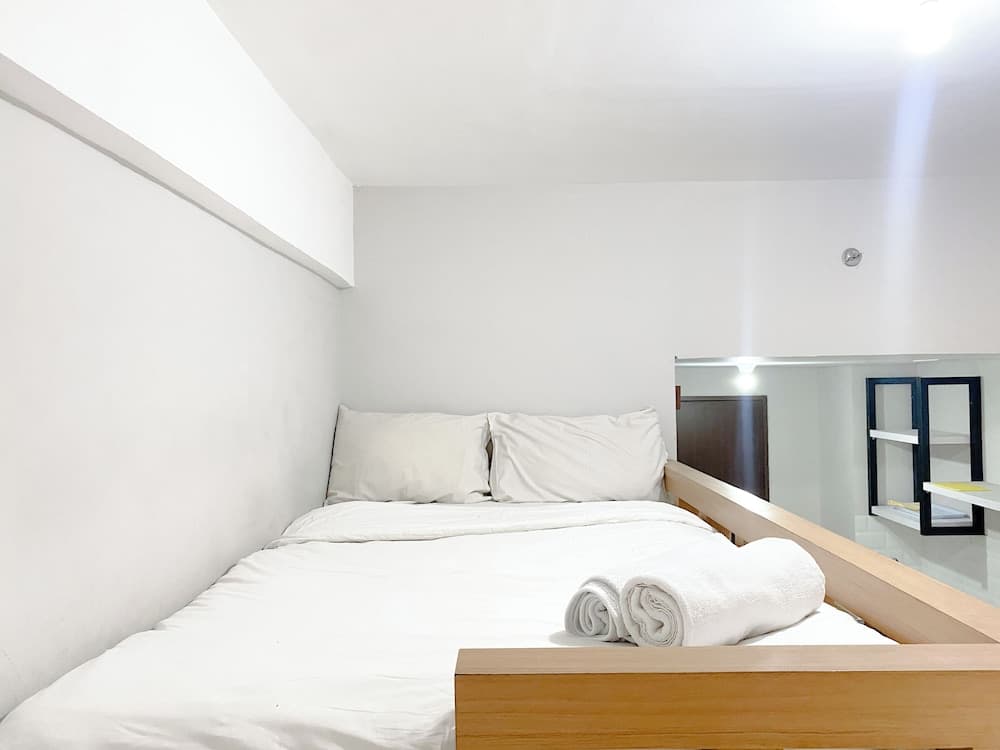 Restful And Well Designed Studio Transpark Juanda Bekasi Timur Apartment