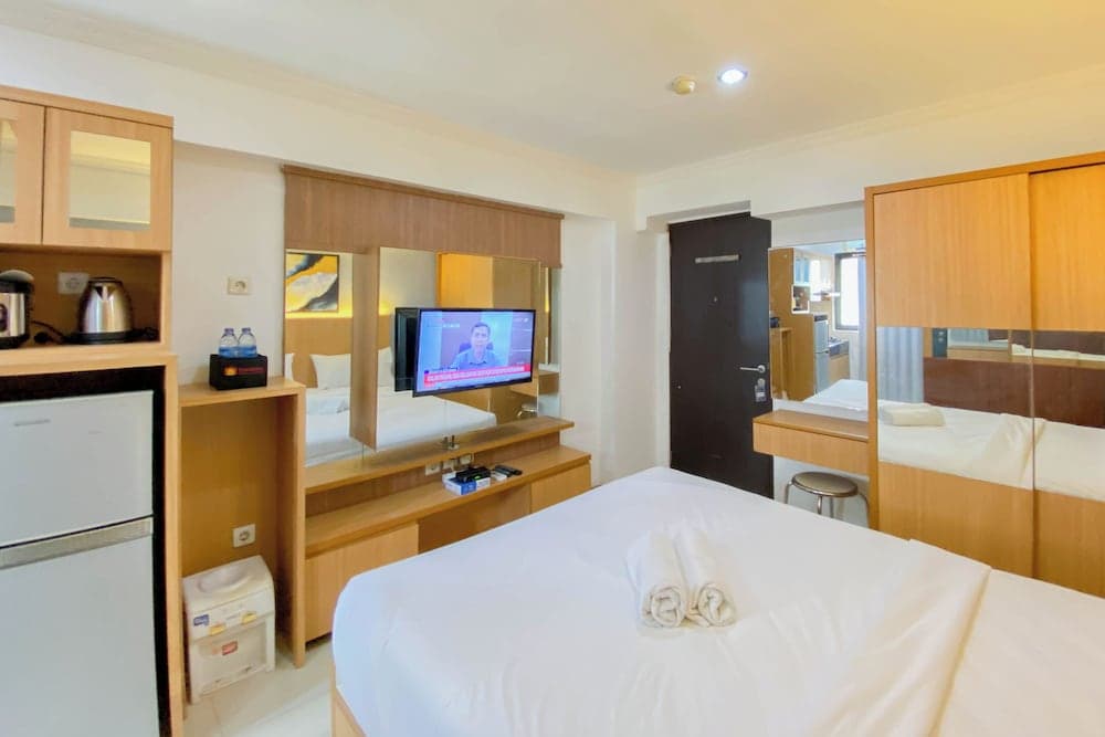 Cozy Living Studio At Kebagusan City Apartment