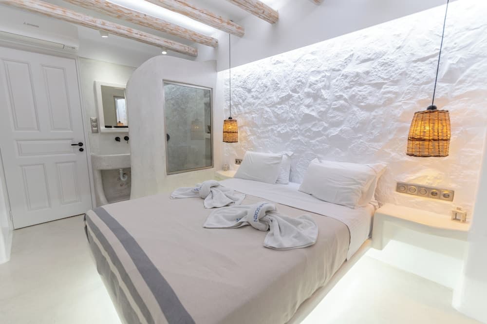 Nikos Apartments & Studios