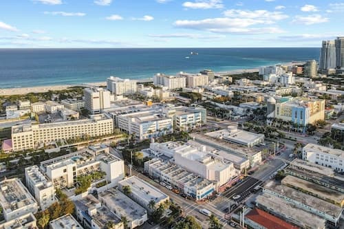 Cozy South Beach 1BR Apt Near Beach and Ocean Drive