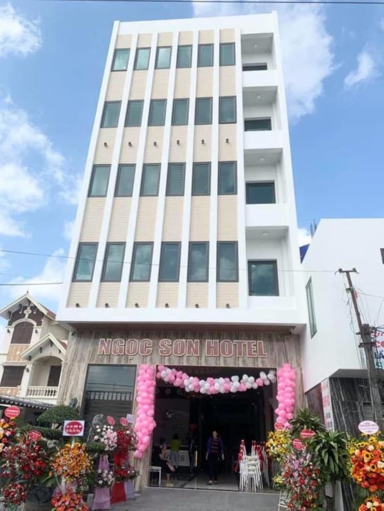 Ngoc Son Hotel