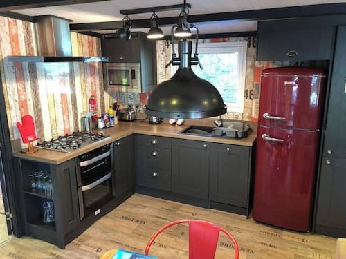 Pet Friendly Lodge - Sleeps 6