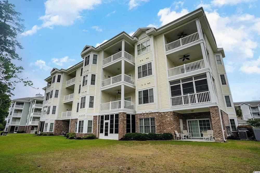 Elegant 3BR Condo at Magnolia Pointe