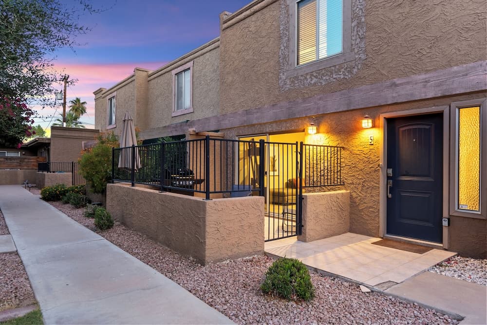 Scottsdale Townhome w/ Pool, Walk to Old Town