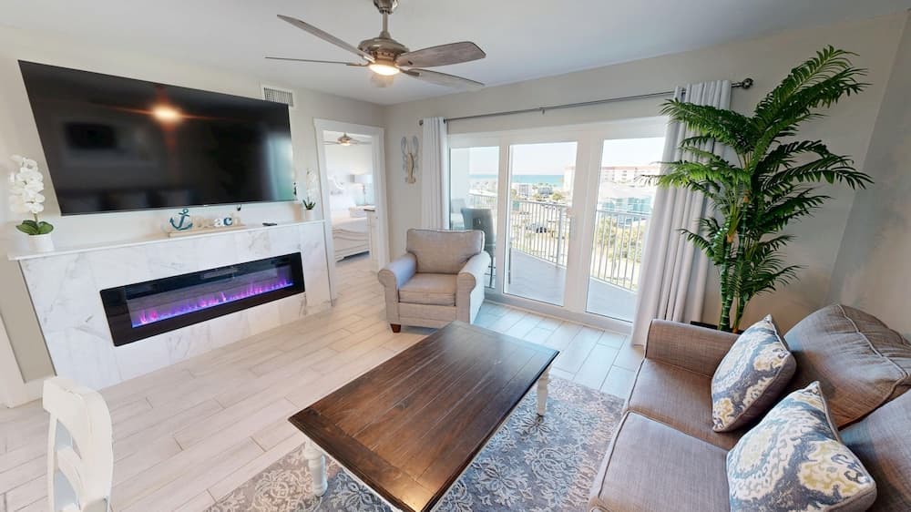 Seacrest 614 2 Bedroom Condo by RedAwning