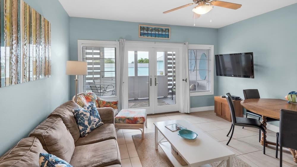 3 Minutes to Beach, Easy Walk to Dining & Shopping in Seagrove - 2 Pools