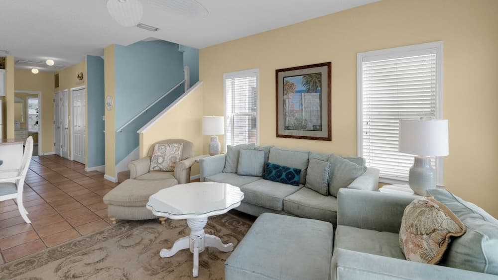 4-bedroom Cottage in Seacrest Beach ~ Gulf Views ~ Community Pool