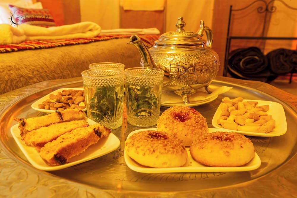 Merzouga Luxury Camp & Camel Trek