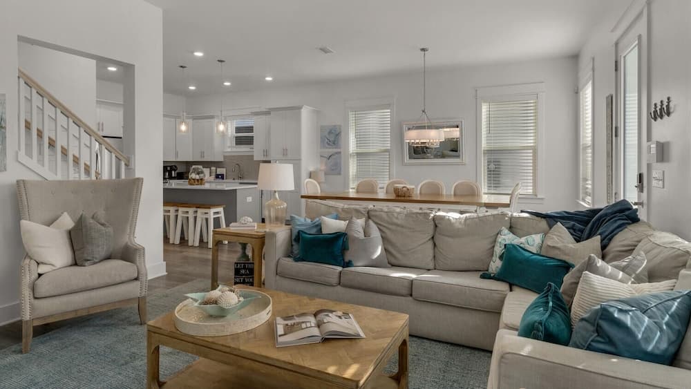6-seater Golf Cart, Sleeps 16, Close to the Beach!