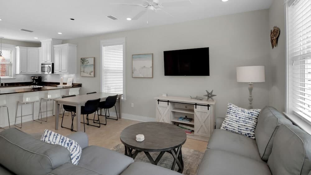 Beach Cottage w/ Backyard Oasis - Quiet Neighborhood in BMB