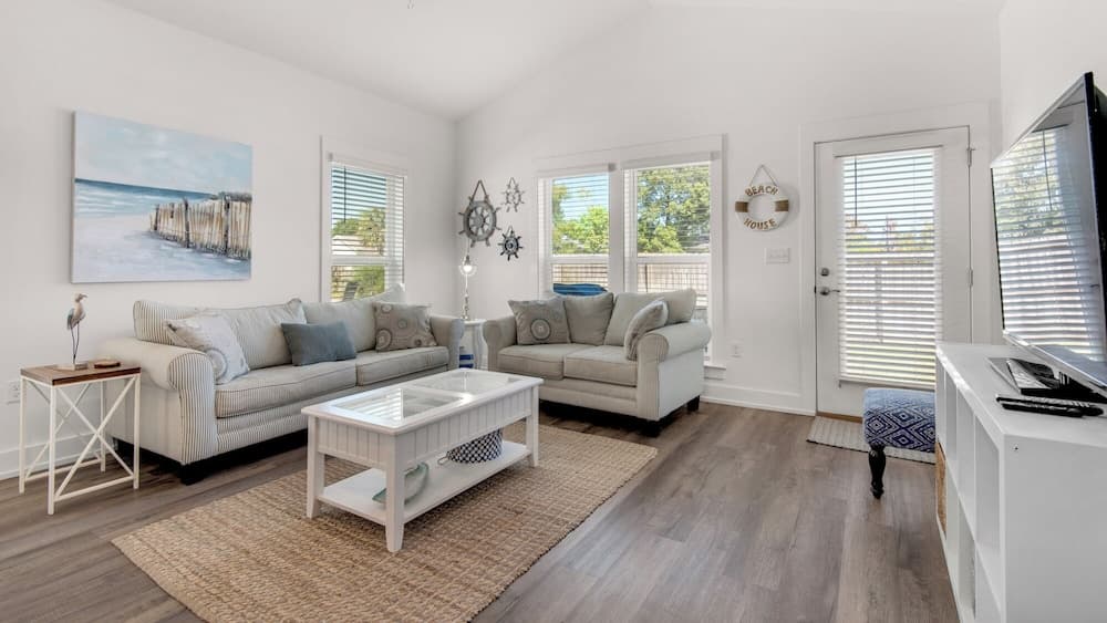 Beautiful Coastal Chic Home for 9 + Neighborhood Pool in Panama City Beach
