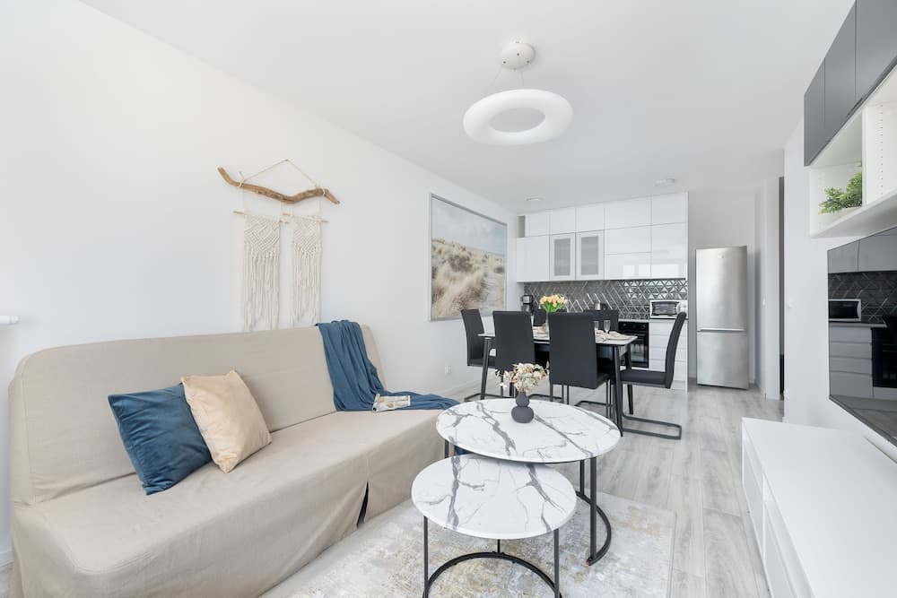 Swinoujscie Apartment for 6 by Renters