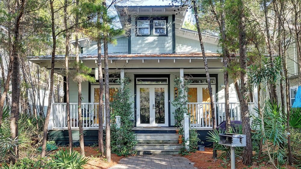 Dog-friendly Gulf Side Cottage & 6 Minutes to Beach + Community Pool & Bikes