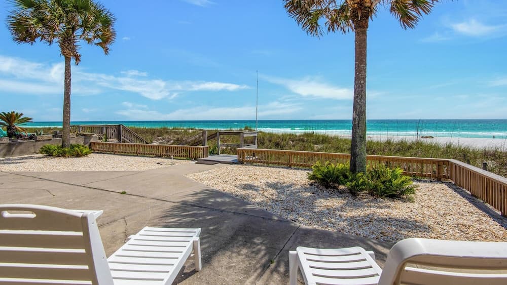 3br/3ba, Steps to Beach, Gulf Views, Free Beach Setup!