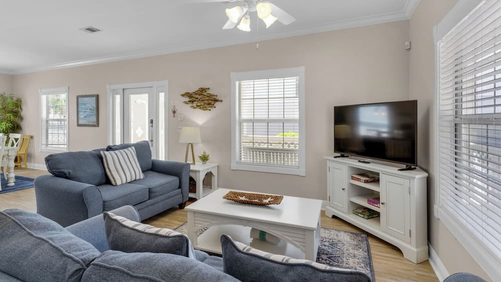 Great Gulf-side Views - Free Seasonal Beach Chairs!