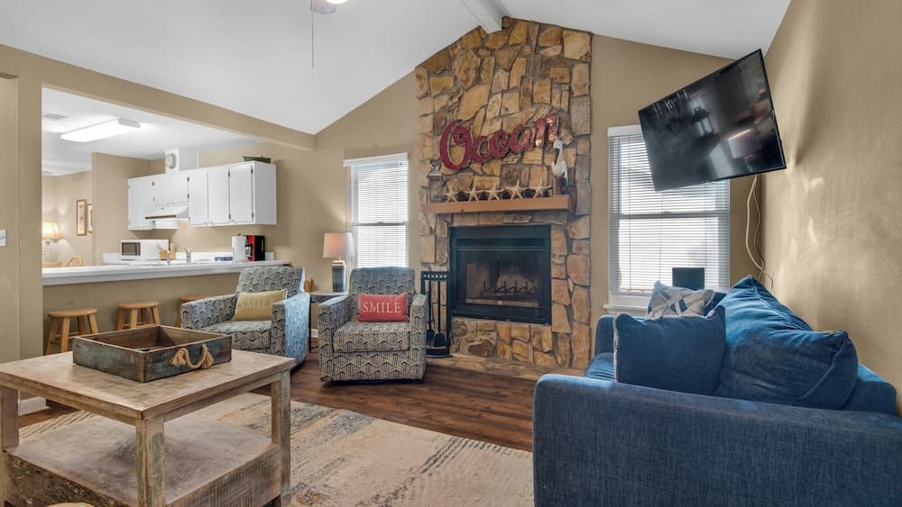 Pet Friendly on Canal in Old Seagrove - Next to Seaside & 3 Blocks to Beach!