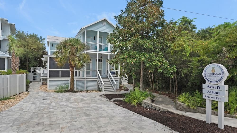 Private Pool - Hot Tub - Golf Cart - Carriage House, Beach Access - Sleeps 20