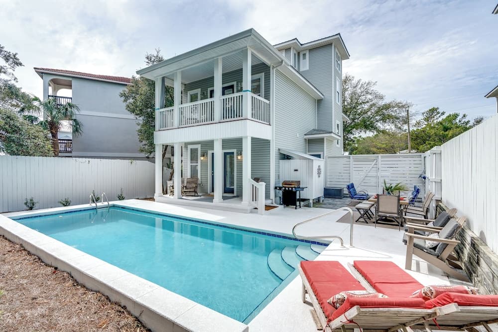Private Pool & .2 Miles to Beach + 4 Bikes - Heated Pool Option