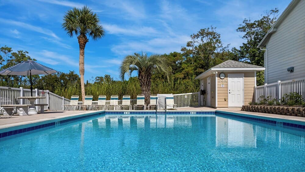 Townhouse Only 2 Min Walk to Beach; Community Pool, and More!