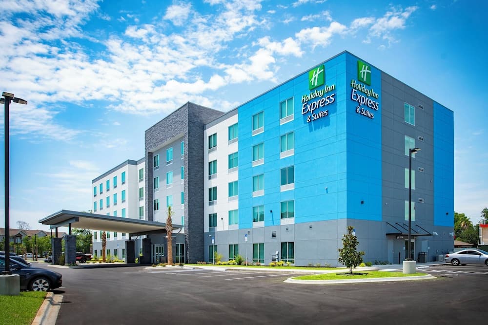 Holiday Inn Express & Suites Pensacola Airport North – I-10 by IHG