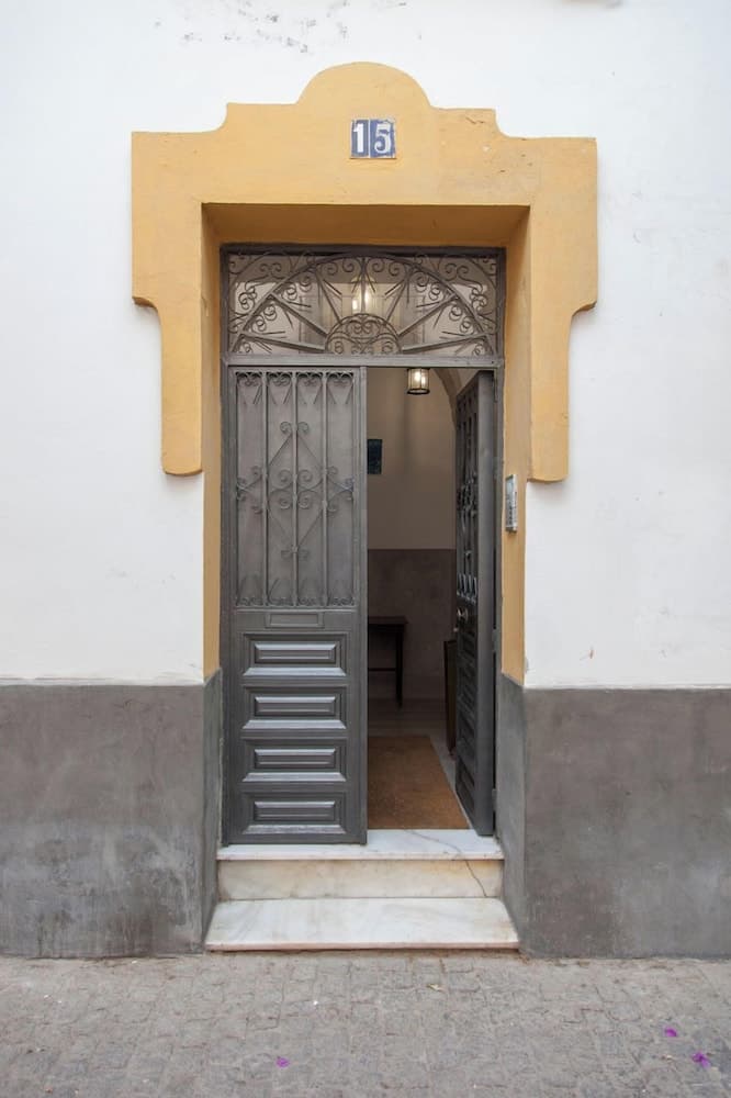 Q&Q Los Venerables by IXTE