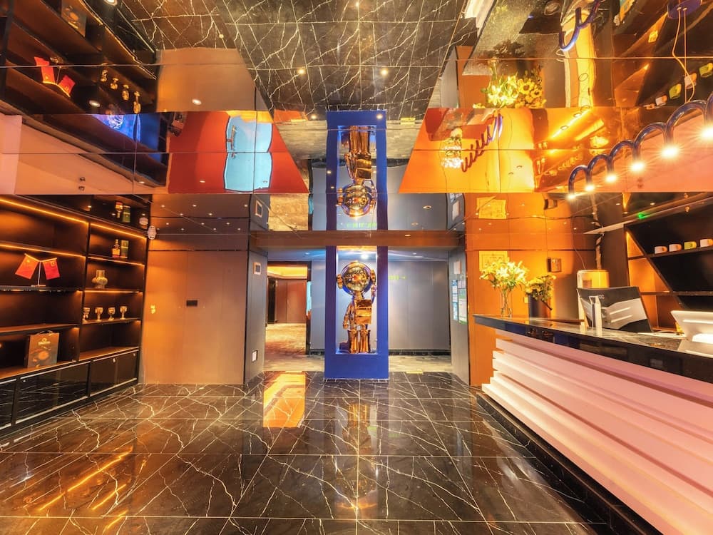 Wind Sleeping Color Hotel