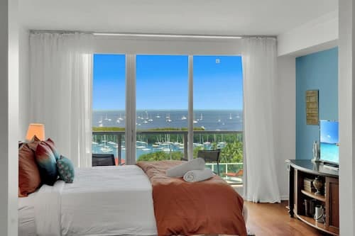 Amazing SEA VIEW Studio