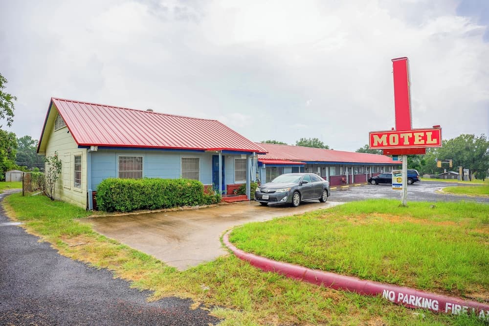 Budget Inn By OYO Palestine Tx Hwy 79