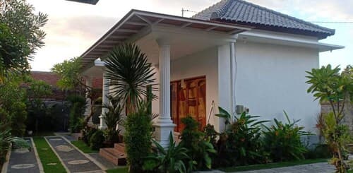 srinadi guest house