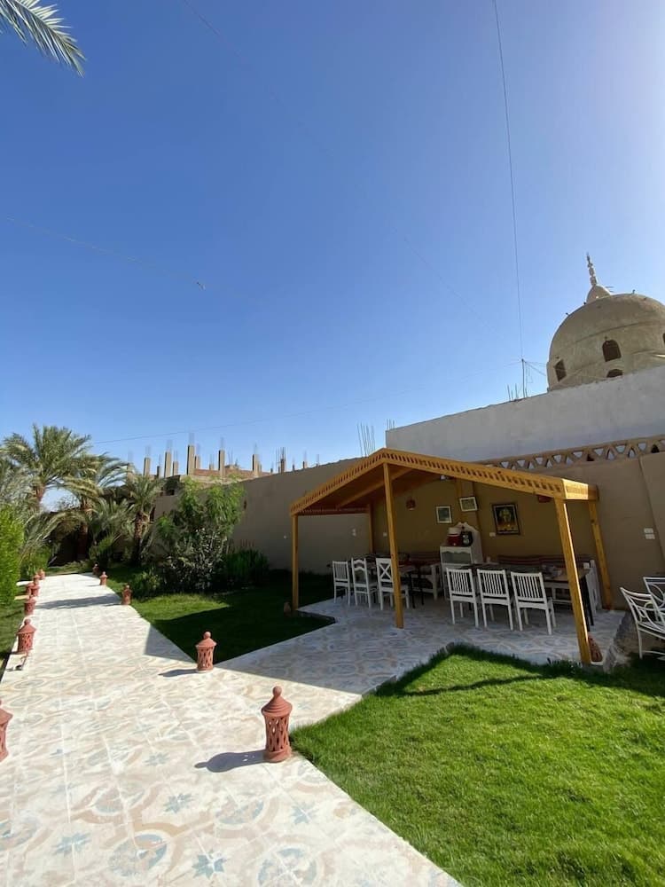 sekhmet hotel