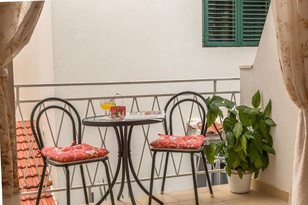 Happiness - 70m to the Beach - SA3