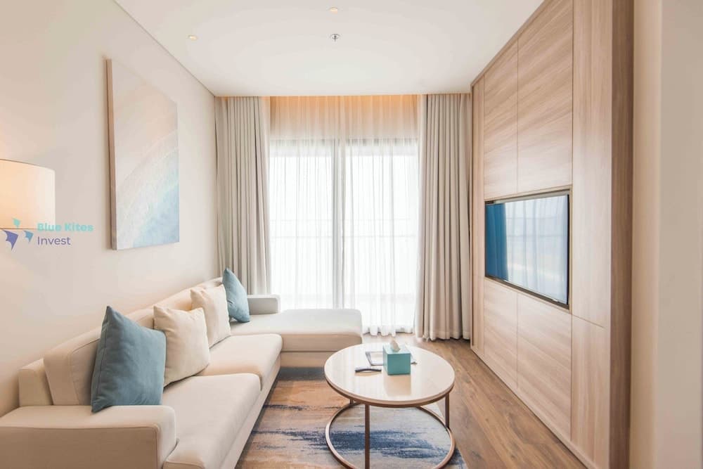 Blue Kites Residence by A La Carte