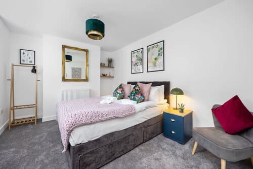 Queens Mile 2 With Free Parking By My Getaways