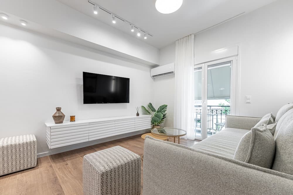Phaedrus Living: Prosperity Residences Paradise