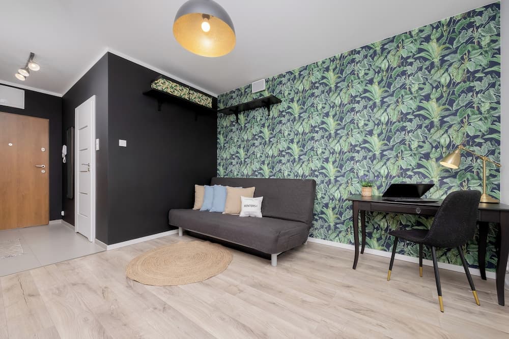 Cosy Studio With Balcony by Renters