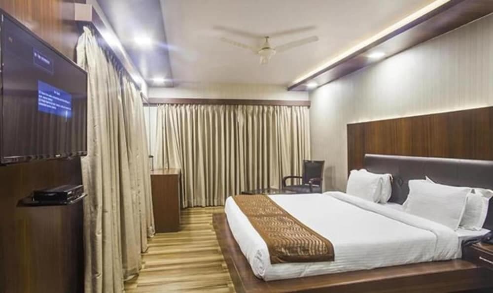 FabHotel Prime Hema's Supreme