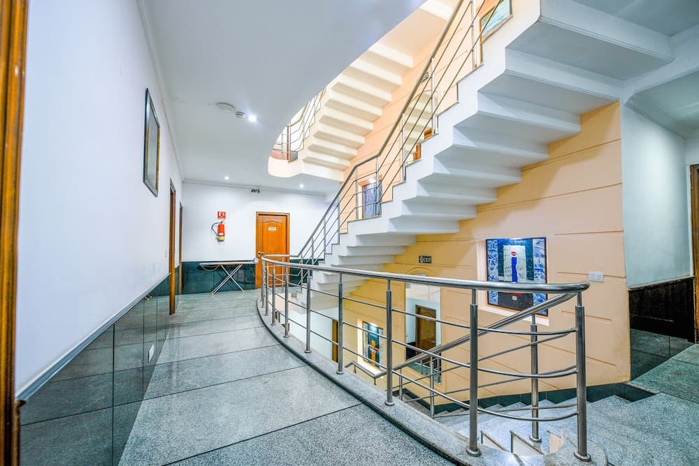 FabHotel Exotica Galleria Market