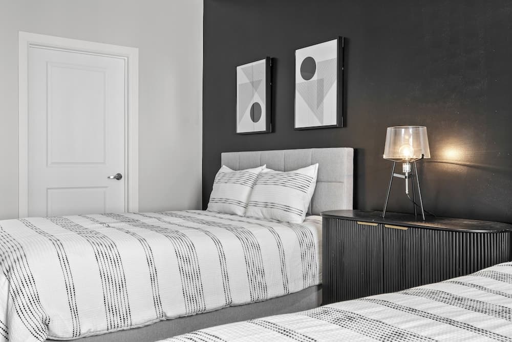 The Hollywood Suite The Gulch