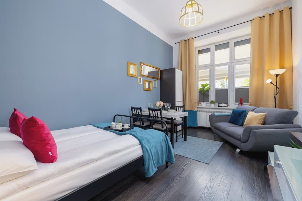 Apartment Near Old Town by Renters