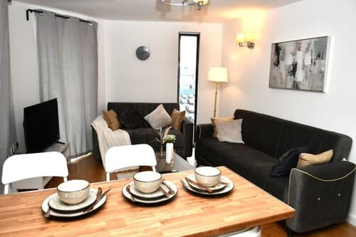Sleeps 4 - Private Balcony - Wheelchair Accessible