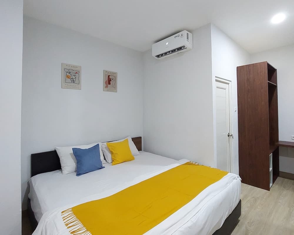GoHome Harmoni Apartment
