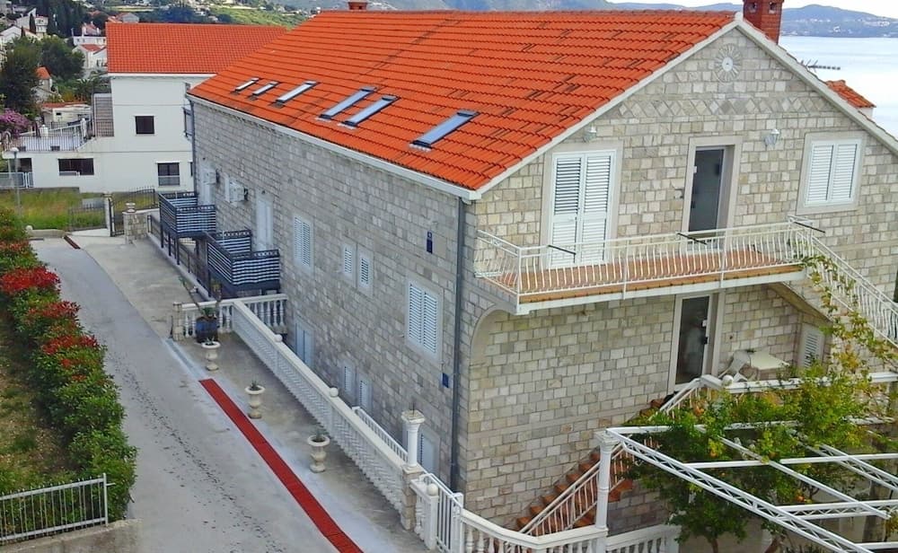 Apartments and Room Katja