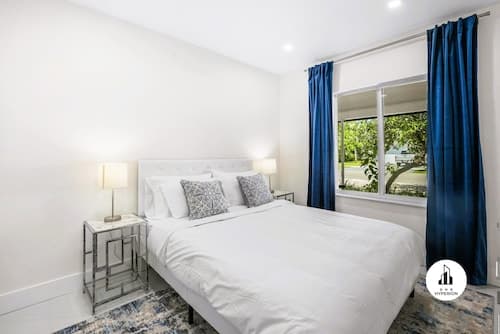 Uhost AI 1BR With Marble Accents Patio