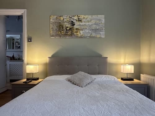House - Sleeps 4 - Garden - Pets Ok - Parking