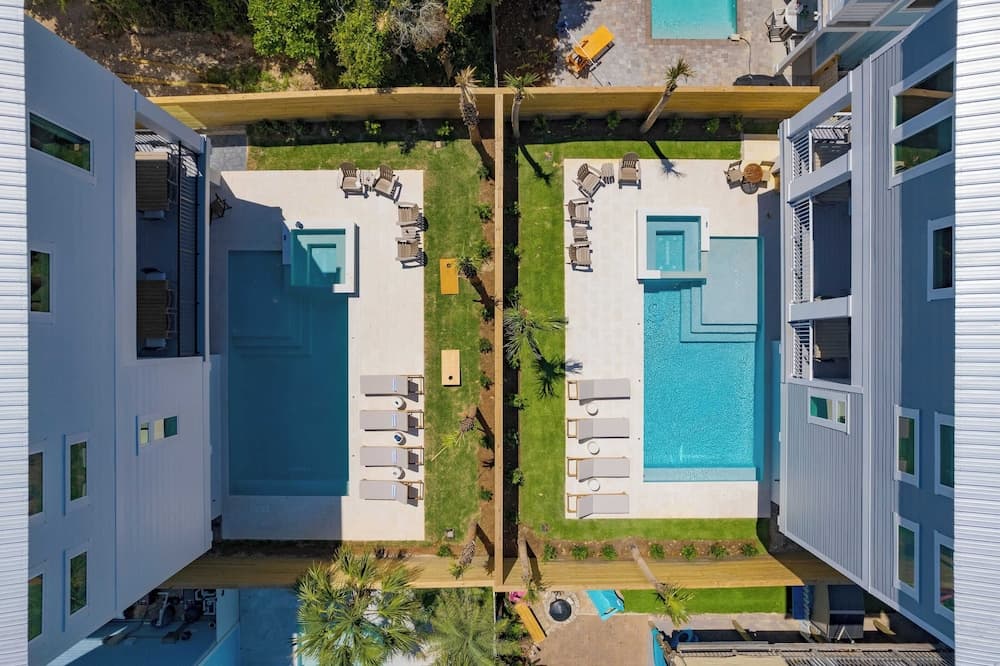 Emerald Enclave by Avantstay 18bdr Buyout Two Stunning Homes by the Beach!