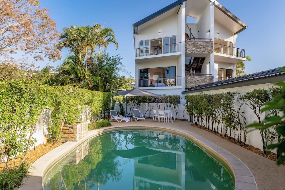 Unit 2 - 7 Noosa Parade - Riverfront