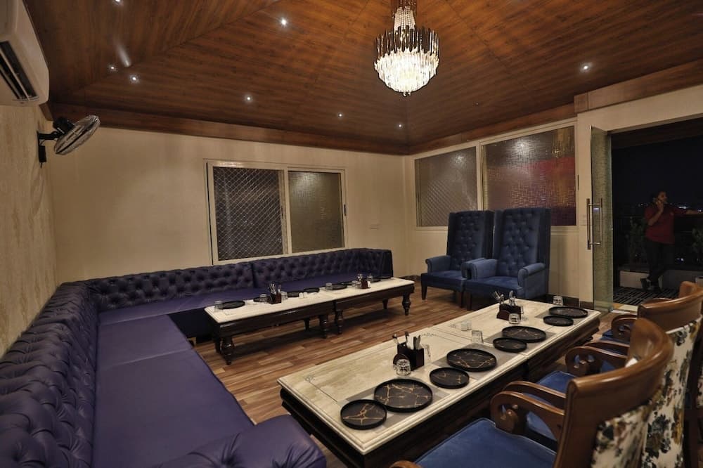 Hotel Candle Wood By A Plus Hospitality