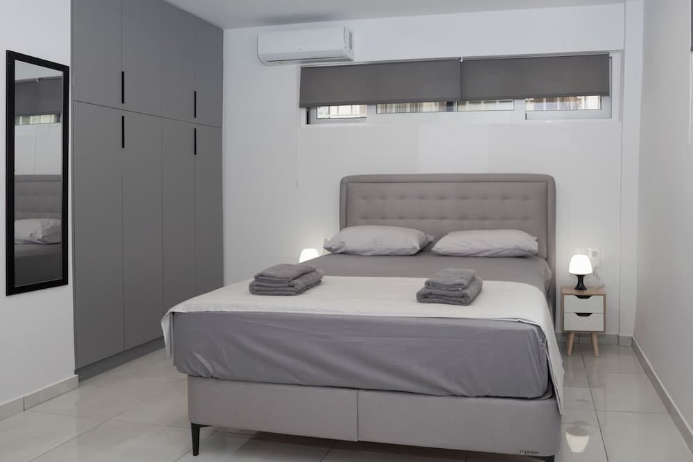 New Pagrati Studio Modern & Cozy