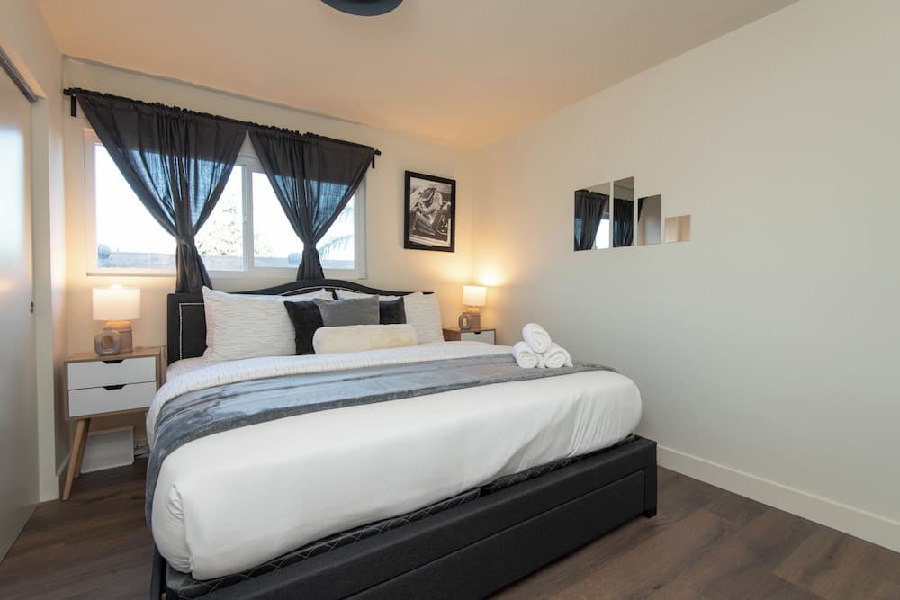 Superb Apartment near Dodger