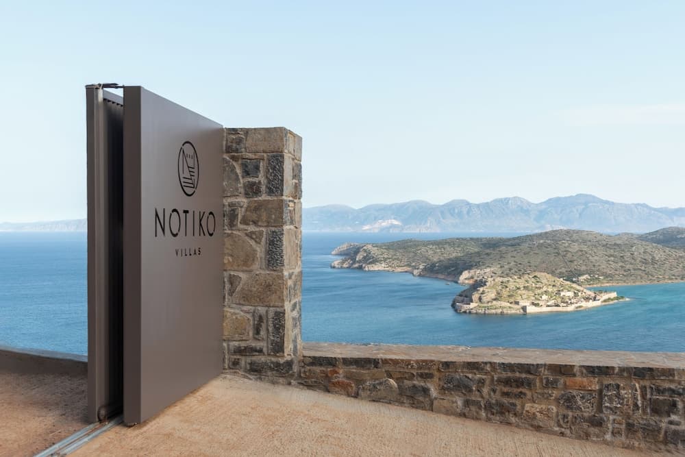 Notiko villas